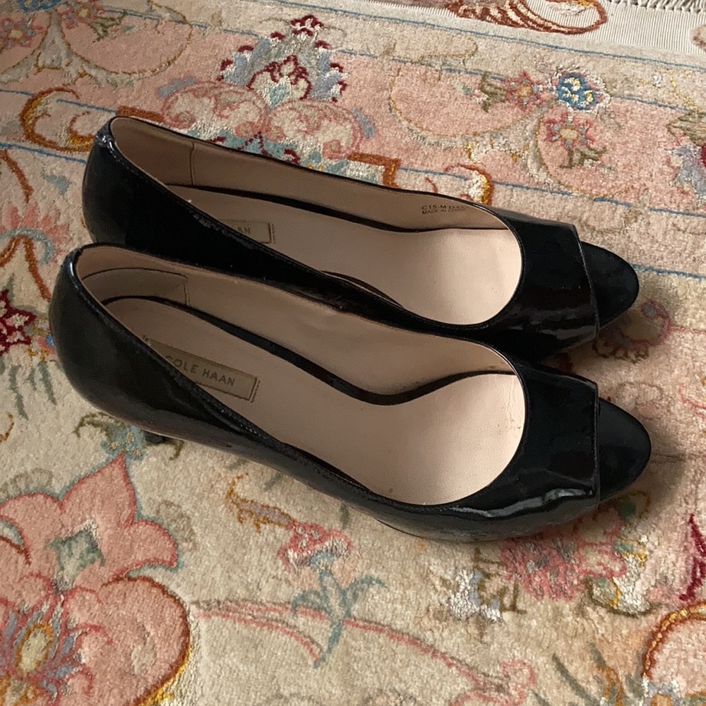 Peep-toe heels